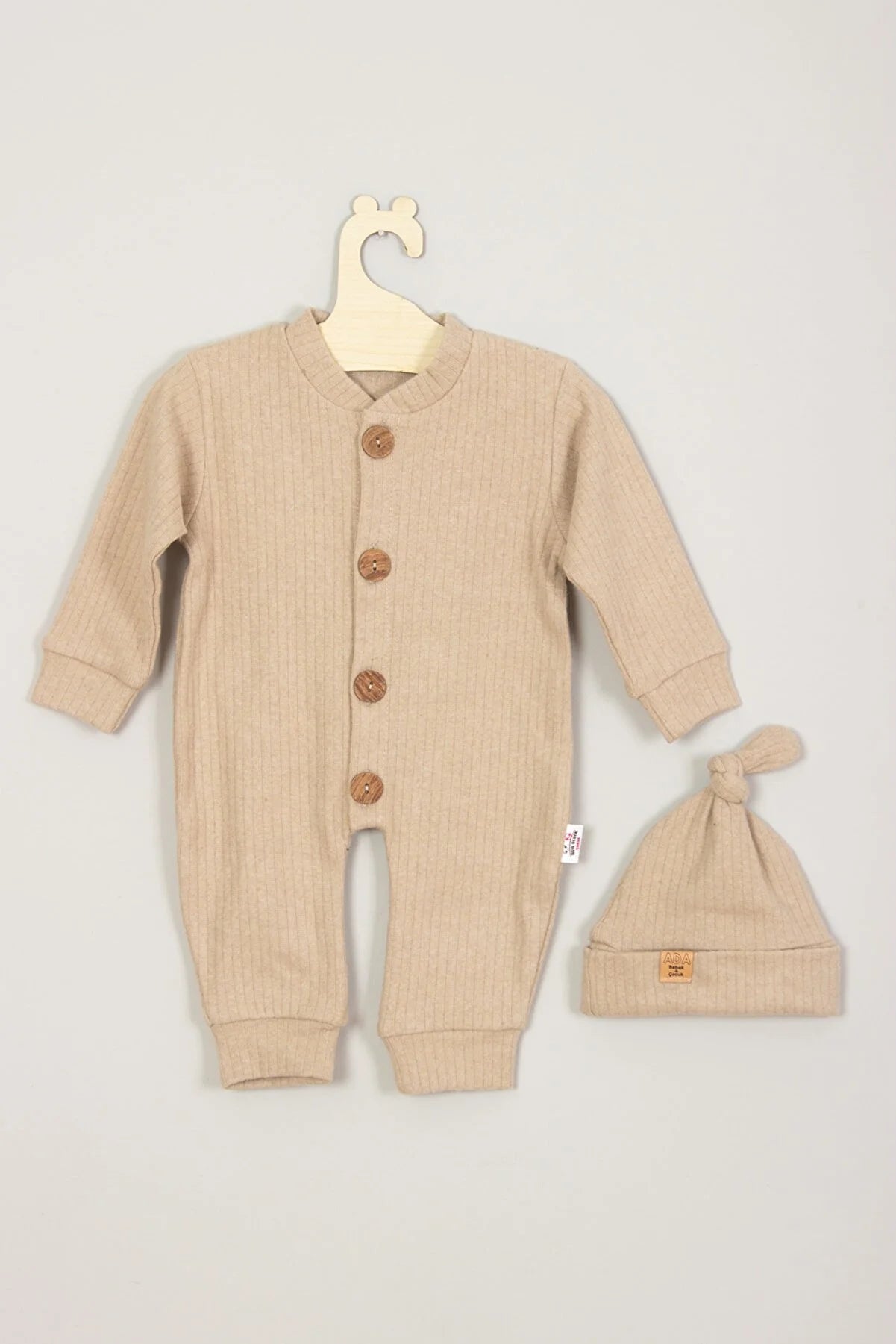 100% Cotton Wooden Buttoned Ribbed Hat Baby Rompers: A Comfortable and Stylish Choice for Your Little One